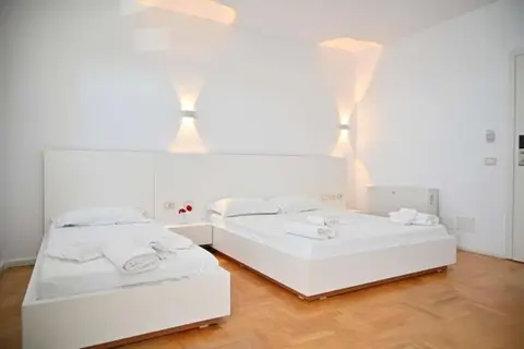Thea Hotel in Orikum — foto 13