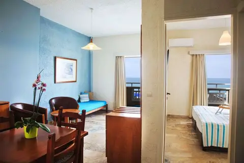 Sunset Beach Hotel in Δημοτική Ενότητα Γουβών — foto 18
