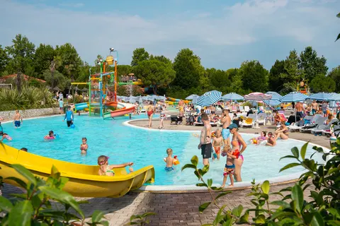 Camping Bella Italia in Peschiera del Garda — foto 12