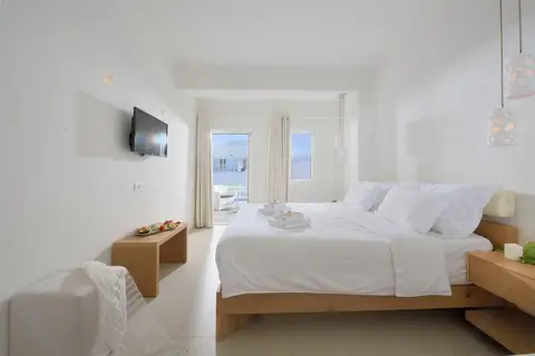 Petinos Hotel in Πλατύς Γιαλός — foto 13