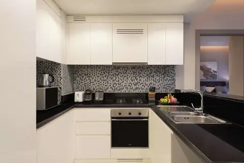 Damac Maison Aykon City Dubai in Dubai — foto 16