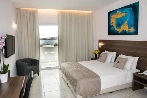 Theo Sunset Bay Hotel in Paphos — foto 4