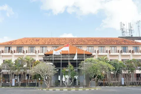 New Kuta Hotel by LORIN in Kuta Selatan — foto 17