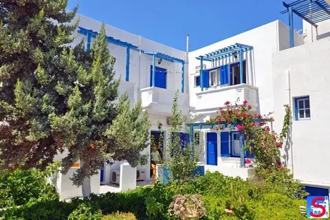 Soultana Rooms & Apartments in Πολλώνια — foto 21