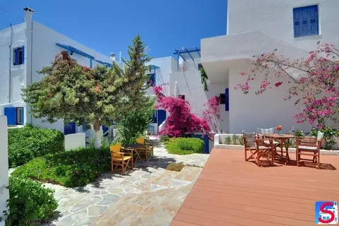 Soultana Rooms & Apartments in Πολλώνια — foto 12