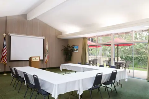 Ramada by Wyndham Santa Barbara in Santa Barbara — foto 20