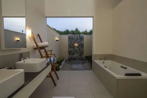 Hondaafushi Island Resort in Dhaalu Atoll — foto 8