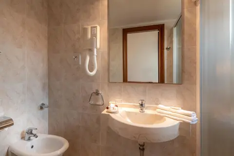 Hotel Tiffany in Misano Adriatico — foto 3