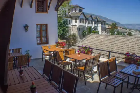 Hotel Old Bazaar in Gjirokastra — foto 3