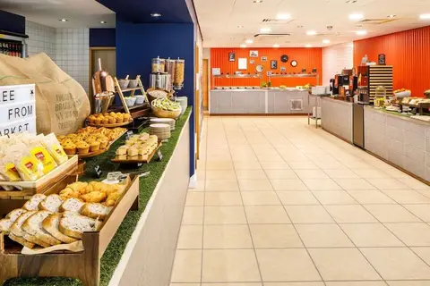 Ibis Budget London Heathrow Central in Londen — foto 8