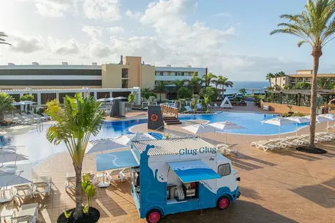 Iberostar Waves Gaviotas Park in Las Gaviotas — foto 12