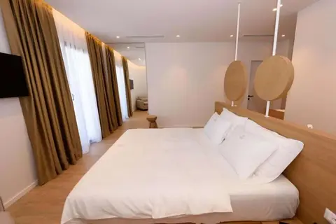 Mahoro Boutique Hotel in Vlorë — foto 12