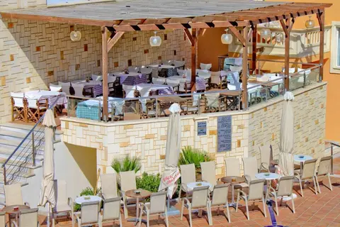 Porto Kalamaki Hotel in Agia Marina — foto 3