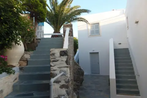 Manos in Νάουσα — foto 10