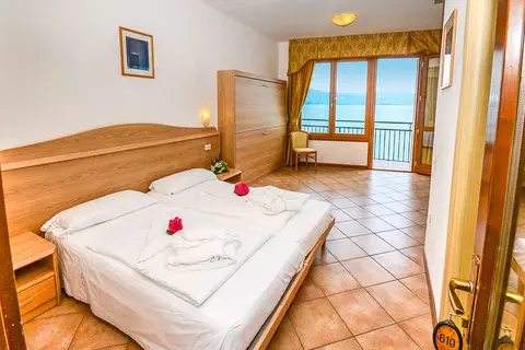 Village Hotel Piccolo Paradiso in Toscolano Maderno — foto 4