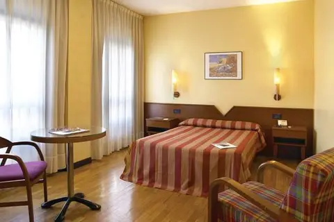 Aparthotel Campus in Oviedo — foto 21