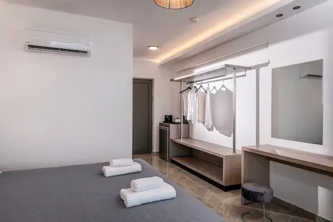 Ebenus Suites  by Checkin in Δημοτική Ενότητα Γουβών — foto 17
