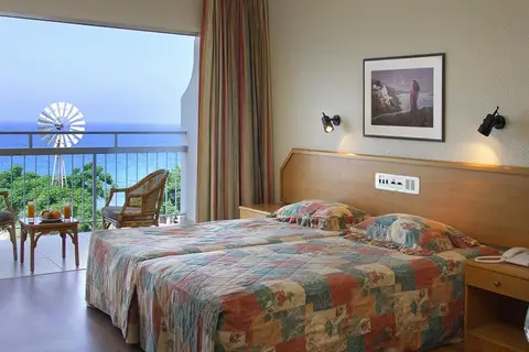 Pernera Beach Hotel in Παραλίμνι — foto 13