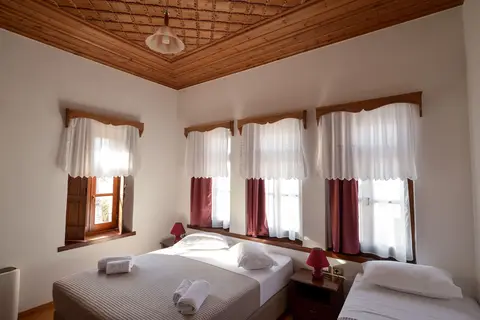 Hotel Kalemi 2 in Gjirokastra — foto 4
