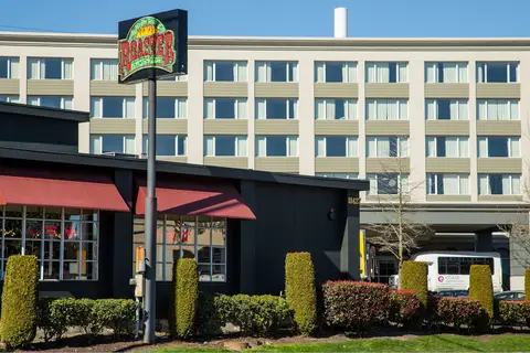 Coast Gateway Hotel in Seatac