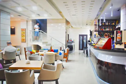 Hotel Comfort in Tirana — foto 5