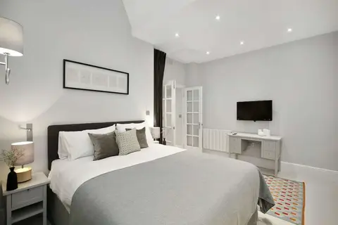 Queensgate Court Appartementen in Londen, foto 12