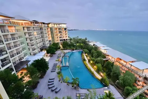 Royal Phala Cliff Beach Resort & Spa in บ้านพลา