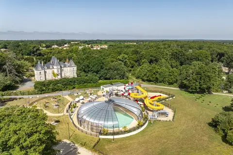 Camping Château La Forêt in Saint-Julien-des-Landes