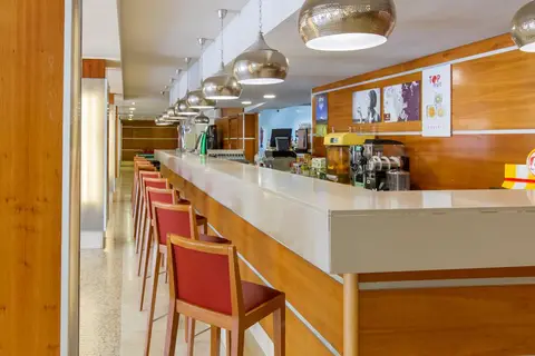 Hotel Panorama in Torroella de Montgrí — foto 7