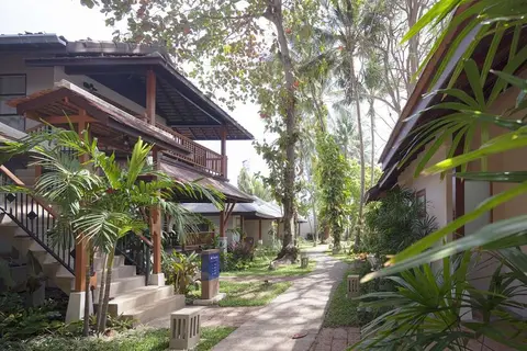Malibu Resort & Beach Club in บ้านเฉวง — foto 8