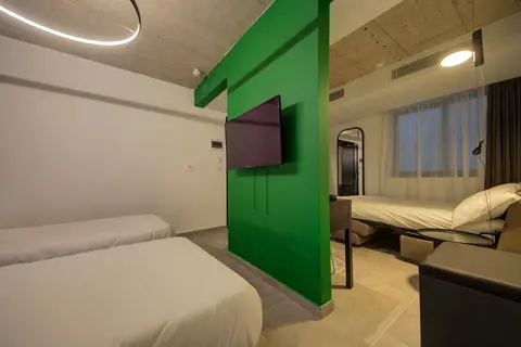 IKYK Hotel in San Ġiljan — foto 14