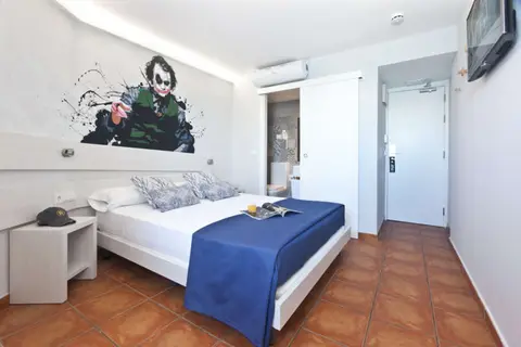 Ryans La Marina in Ibiza-Stad — foto 2