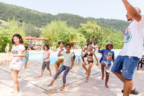 Flower Camping Le Mas De Champel in Les Ollières-sur-Eyrieux — foto 8