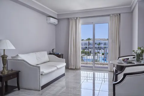Sandy Beach Resort in Agios Georgios — foto 16