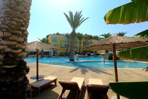 Malama Beach Holiday Village in Παραλίμνι — foto 14