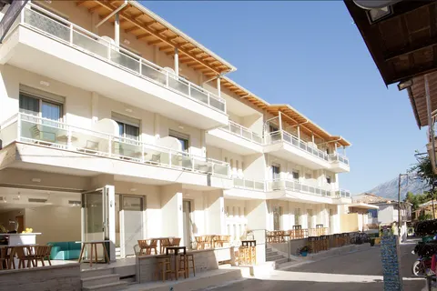 Grand TheoNi Hotel Suites & Spa in Municipal Unit of Apollonioi — foto 7