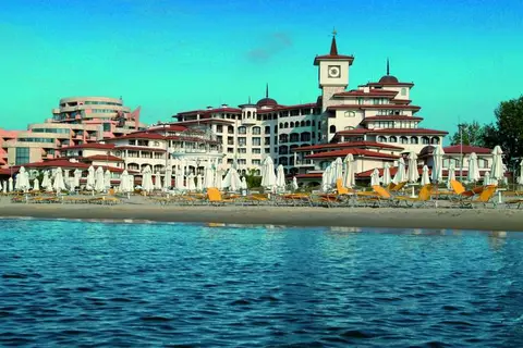 Helena Park in Sunny Beach — foto 13