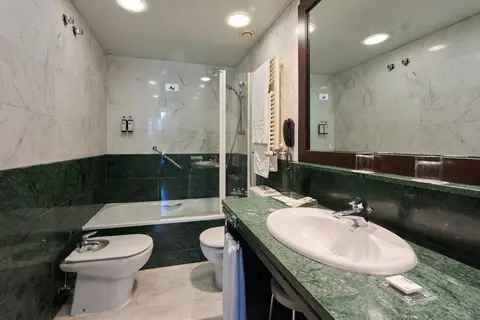 Catalonia El Pilar in Zaragoza — foto 15