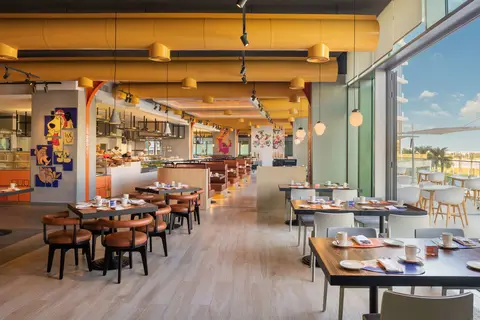 The WB Abu Dhabi, Curio Collection by Hilton in أبو ظبي — foto 21