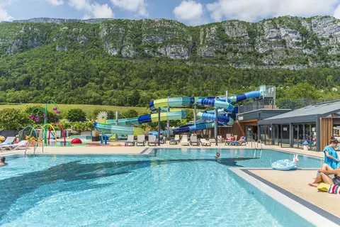 L Ideal in Lathuile