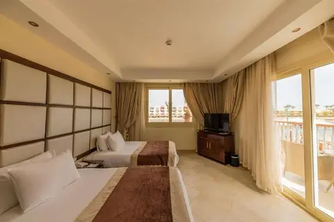 Sunrise Crystal Bay Resort in Hurghada — foto 24