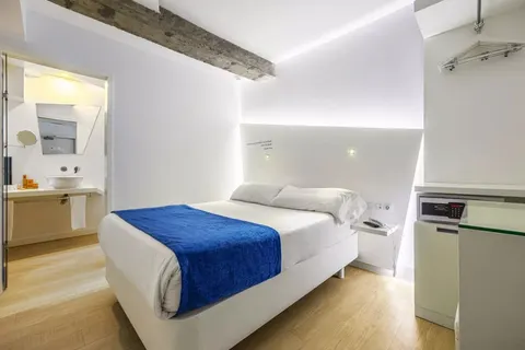 Hotel Atarazanas in Málaga — foto 2