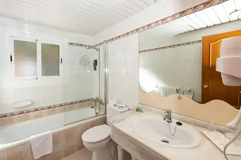 Allsun Hotel Paguera Vera Beach in Peguera — foto 4