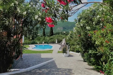 Ziogas Luxury Appartementen in Κάτω Κορακιάνα — foto 2