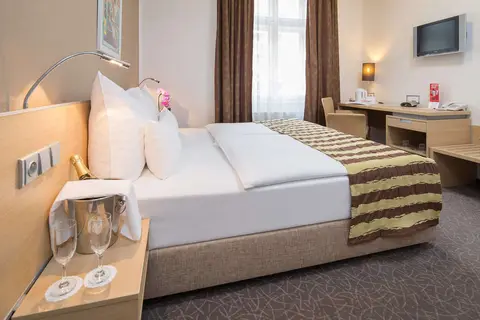 Hotel Pav in Praag — foto 27