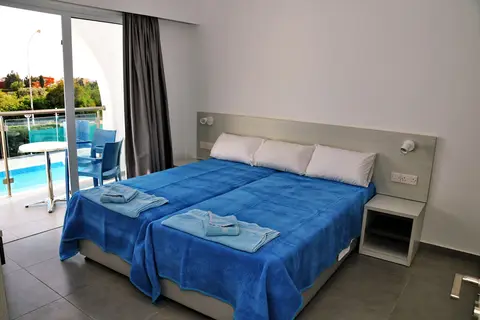 Kaos Hotel & Apartments in Ayia Napa — foto 11