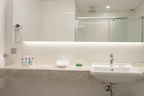 Ramada Hotel & Suites by Wyndham Izmir Kemalpasa in Konak, foto 25