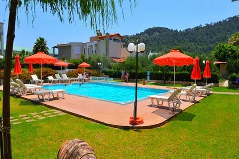 Santa Helena in Ιαλυσός — foto 12