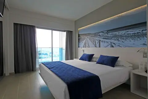 BG Tonga & Suites Tower Design Hotel in Santa Margalida — foto 6