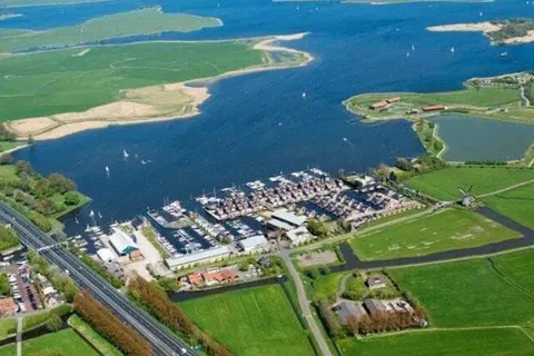 Huren Houseboat Uitgeest foto 2